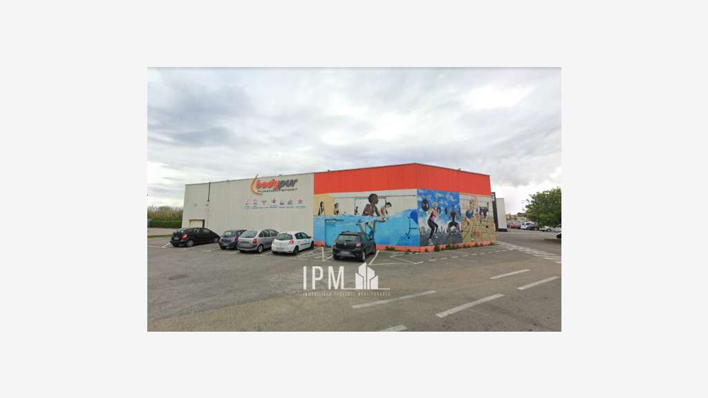 Local commercial de 1 008m² à louer à Avignon