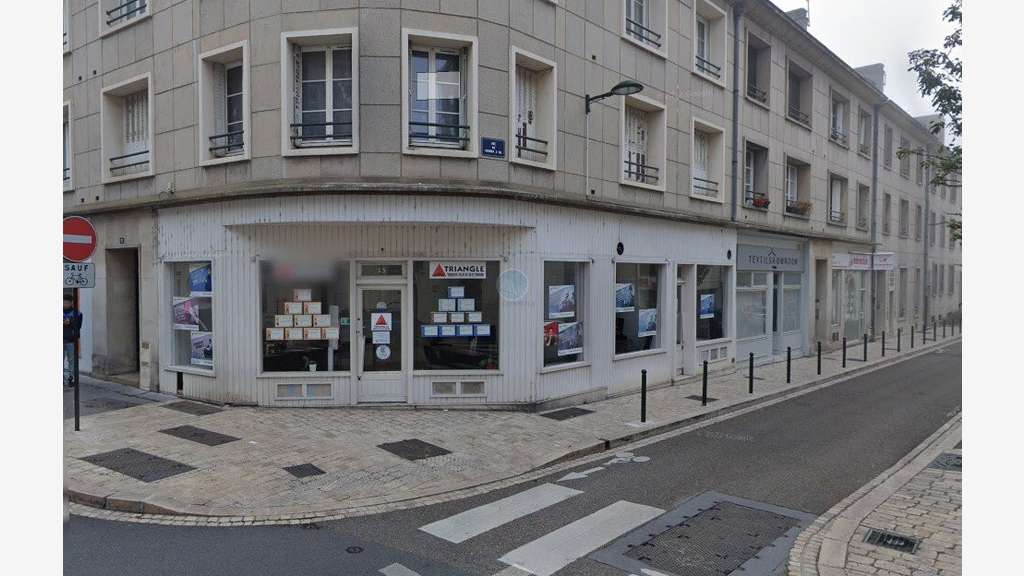A louer local commercial en angle 117m² à Orléans
