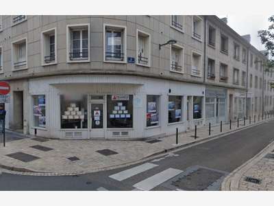 A louer local commercial en angle 117m² à Orléans