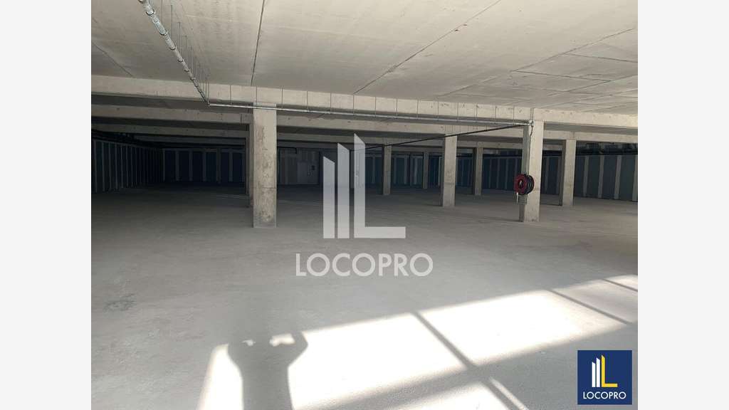 A louer local commercial 1200m² La colle sur Loup