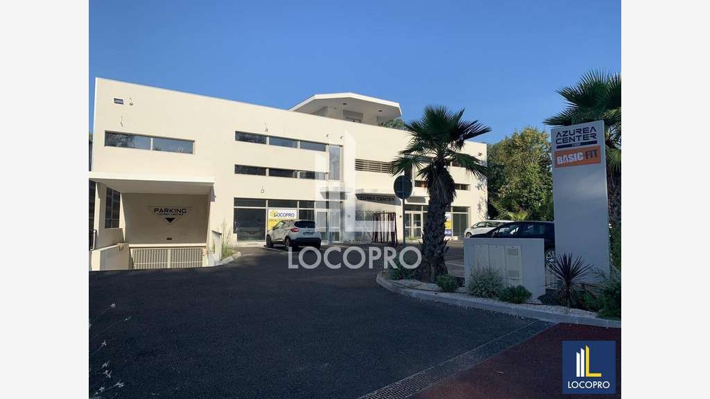 A louer local commercial 1200m² La colle sur Loup
