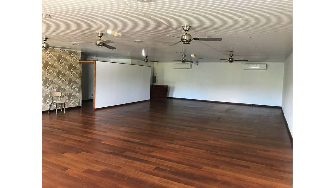 A louer local commercial de 130m² en Martinique