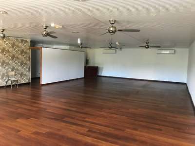 A louer local commercial de 130m² en Martinique
