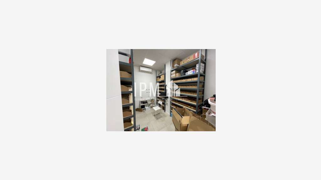 A louer local commercial 135m² Marseille 13003