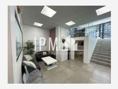 A louer local commercial 135m² Marseille 13003