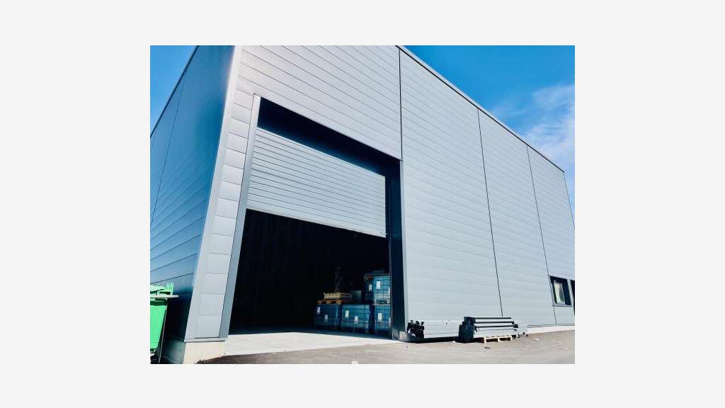 A louer local commercial de 135m² en zc à Vedène