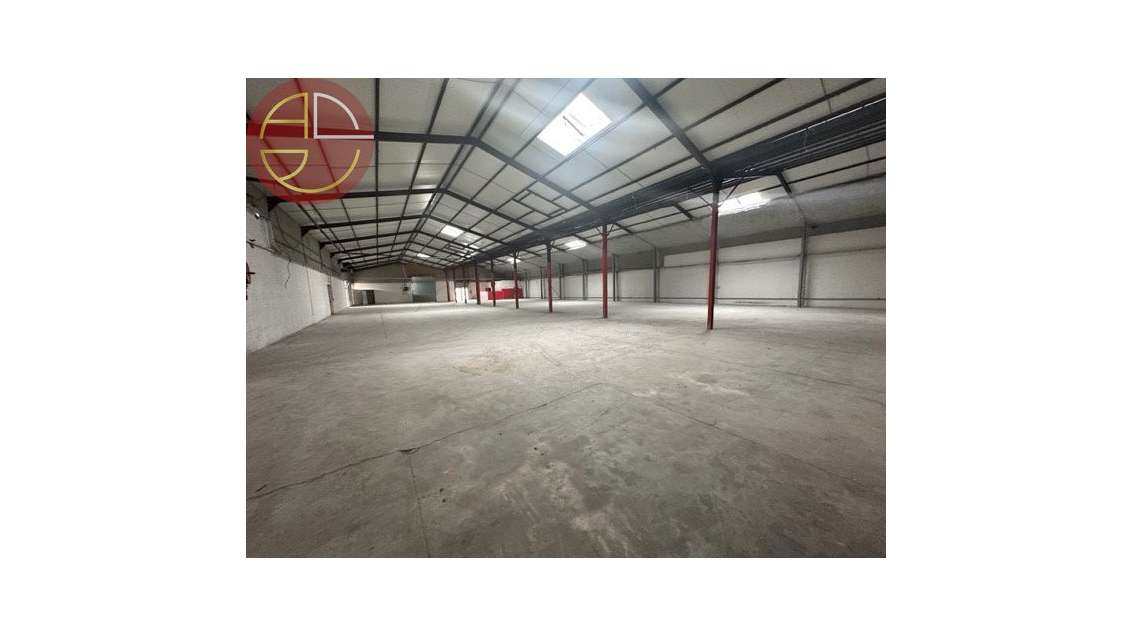 Loue local commercial 1406m² à Portet-sur-Garonne