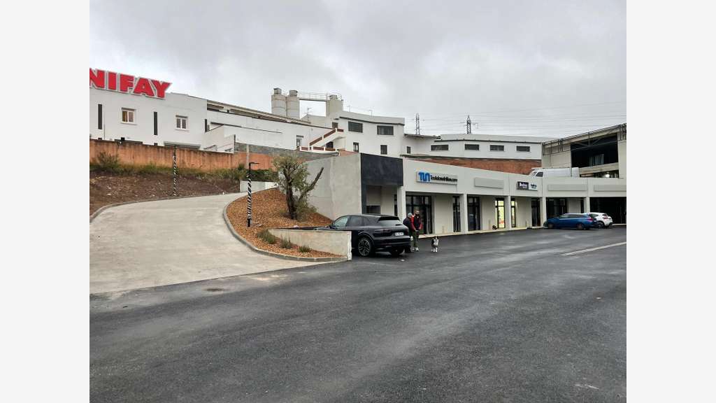 A louer local commercial 149m² à la Valette du Var