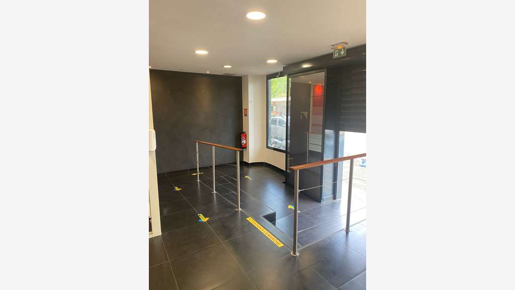 A louer local commercial 190m² emplacement N°1 FDF