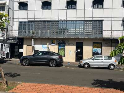 A louer local commercial 190m² emplacement N°1 FDF