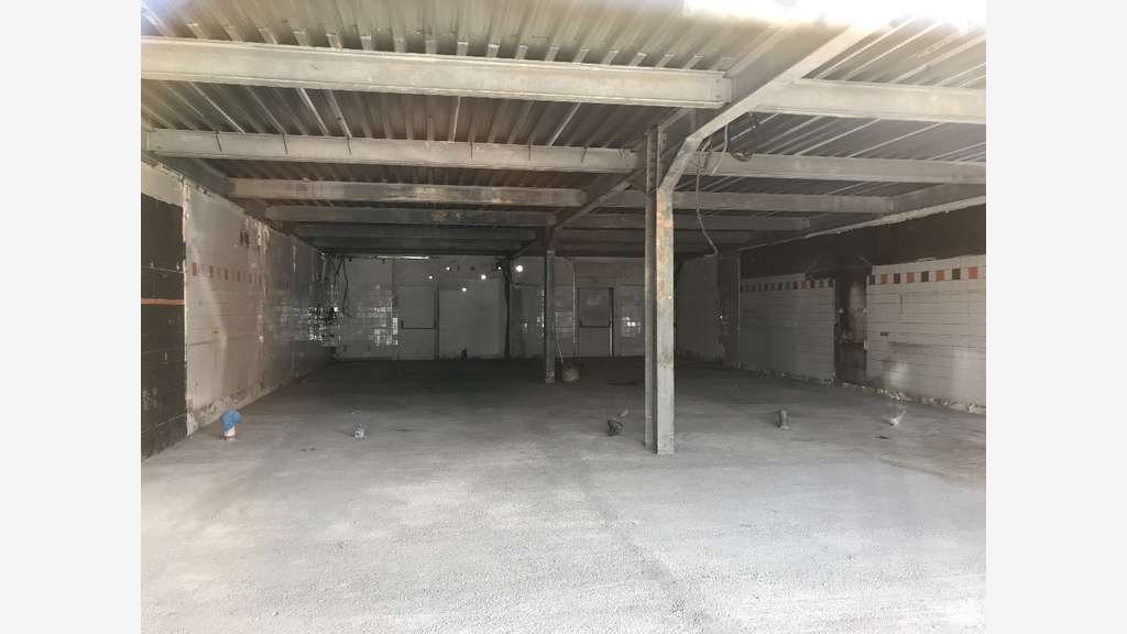 Local commercial 200m² à louer Jarry Baie Mahault