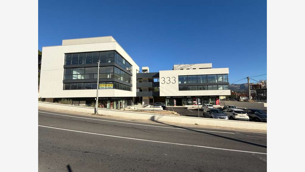 A louer local commercial 207m² La Seyne sur Mer