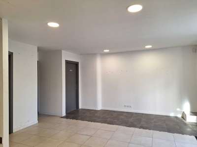 Loue local commercial 219m² Roquebrune sur Argens