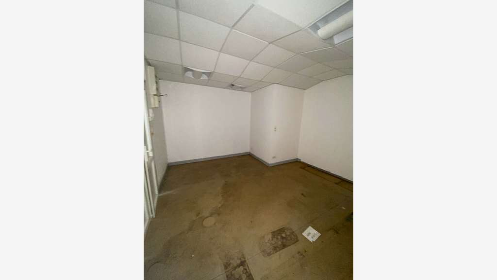 A louer local commercial de 25m² Le Robert