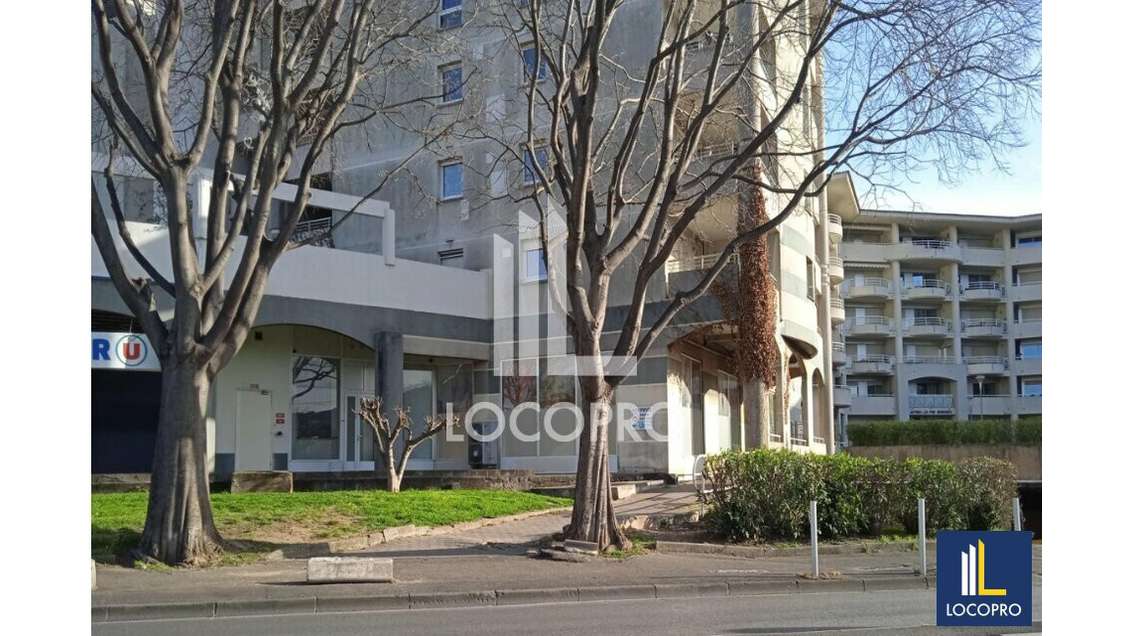 A louer local commercial de 261m² à Juan-les-Pins