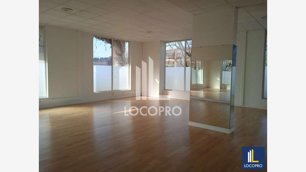 A louer local commercial de 261m² à Juan-les-Pins
