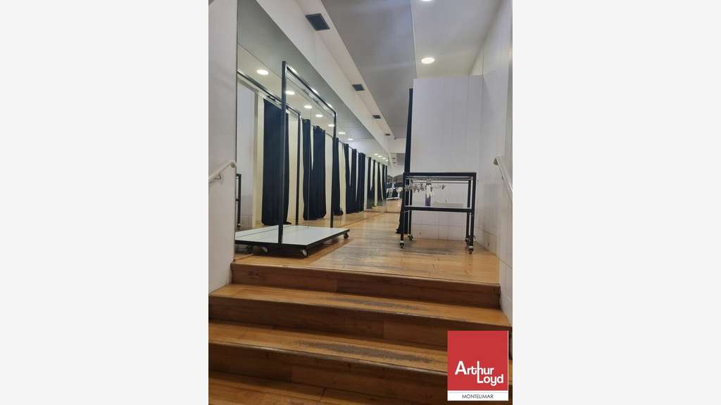 Local commercial 250m² à louer Montélimar centre