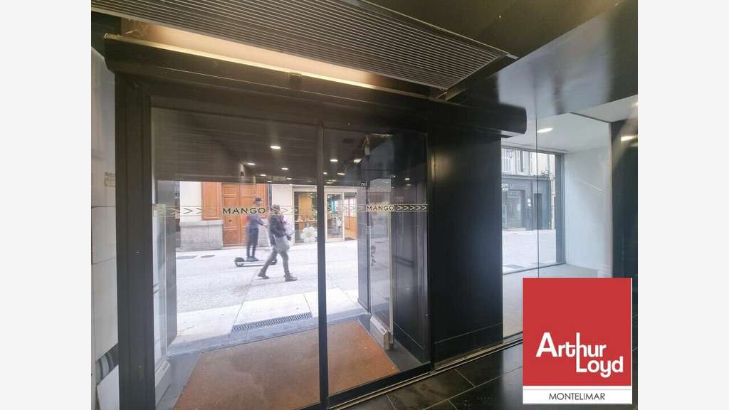 Local commercial 250m² à louer Montélimar centre