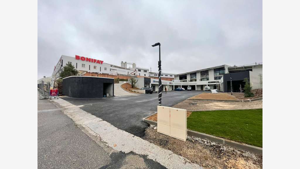 A louer local commercial 279 m² La Valette du Var