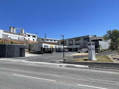 A louer local commercial 279m² + terrasse La Garde