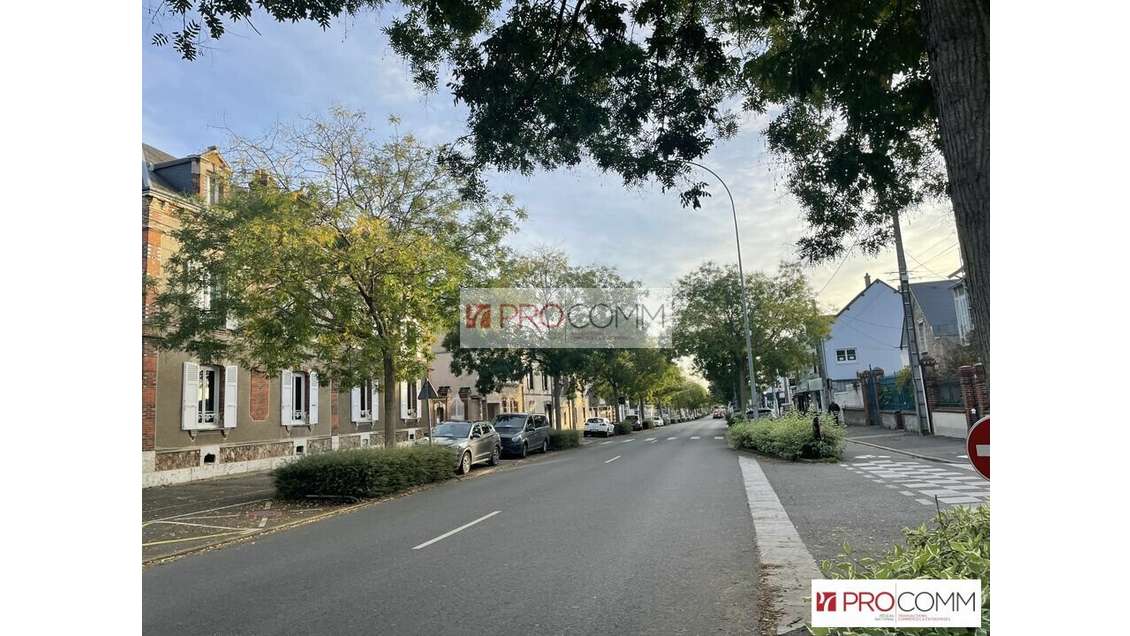 Local commercial 120m² à louer à Chartres