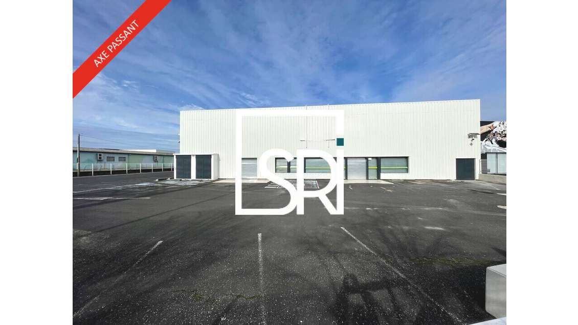 Local commercial de 2800m² à louer à Aubière