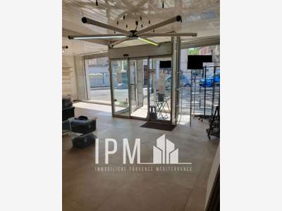 A louer local commercial 331m² à La Seyne-sur-Mer