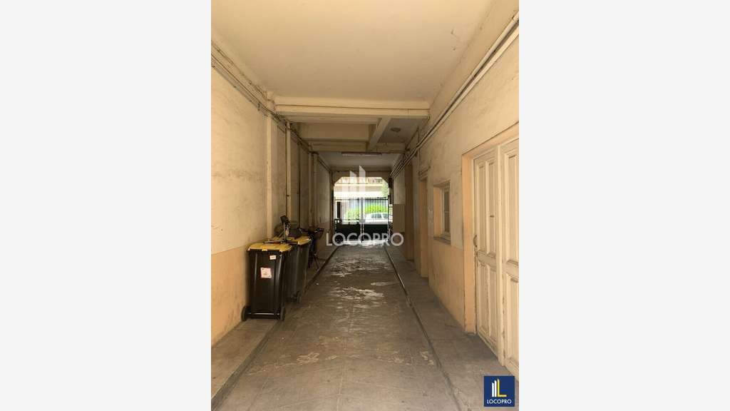 Local commercial à louer de 400m² en CV de Nice