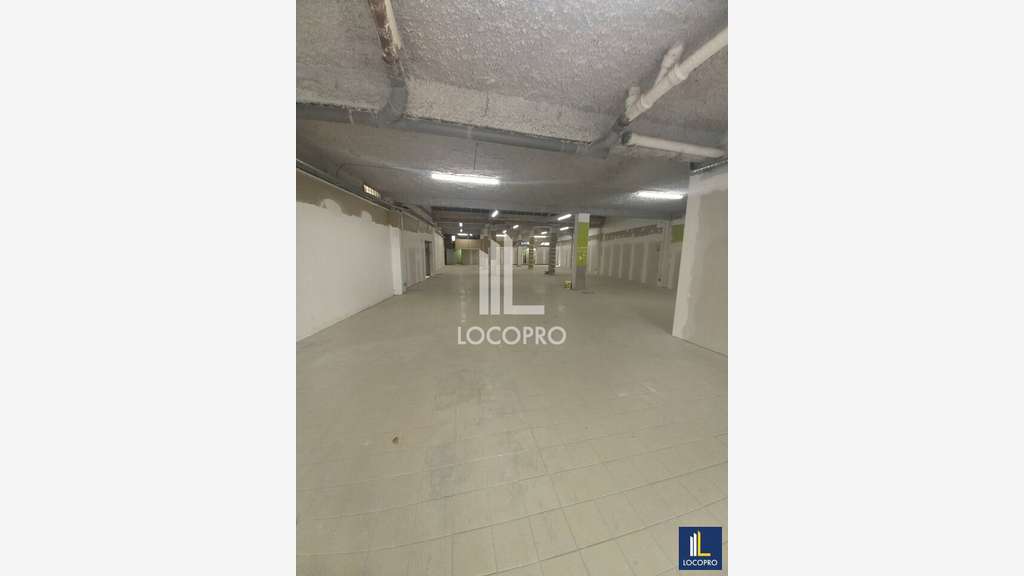 Local commercial à louer de 400m² en CV de Nice