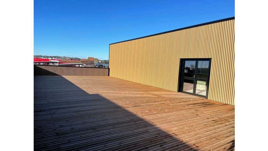 A louer local neuf en roof top 435m² à Boé ZAC