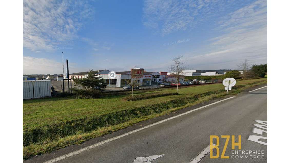 Local commercial de 490m² à louer à Plouay