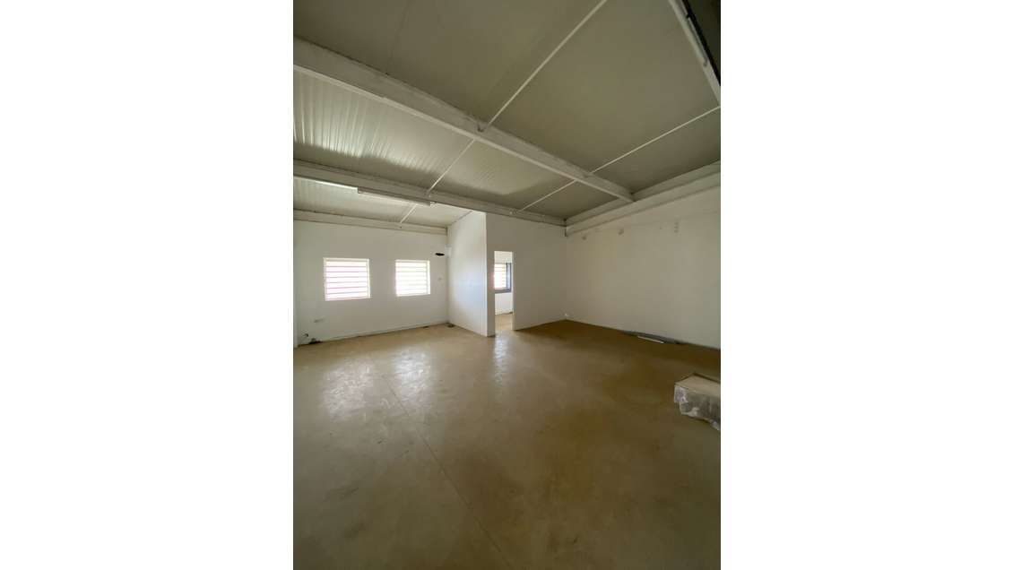 A louer local commercial 50m² proche centre Robert