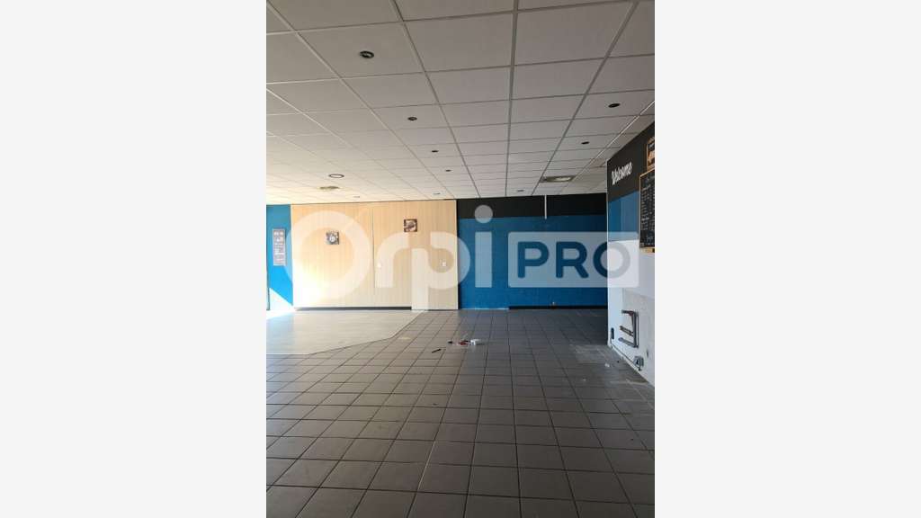 Local commercial 137m² RDC PMR à louer à Nevers