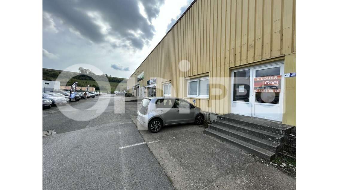 A louer local 341m² zone de l'Avelon à Beauvais