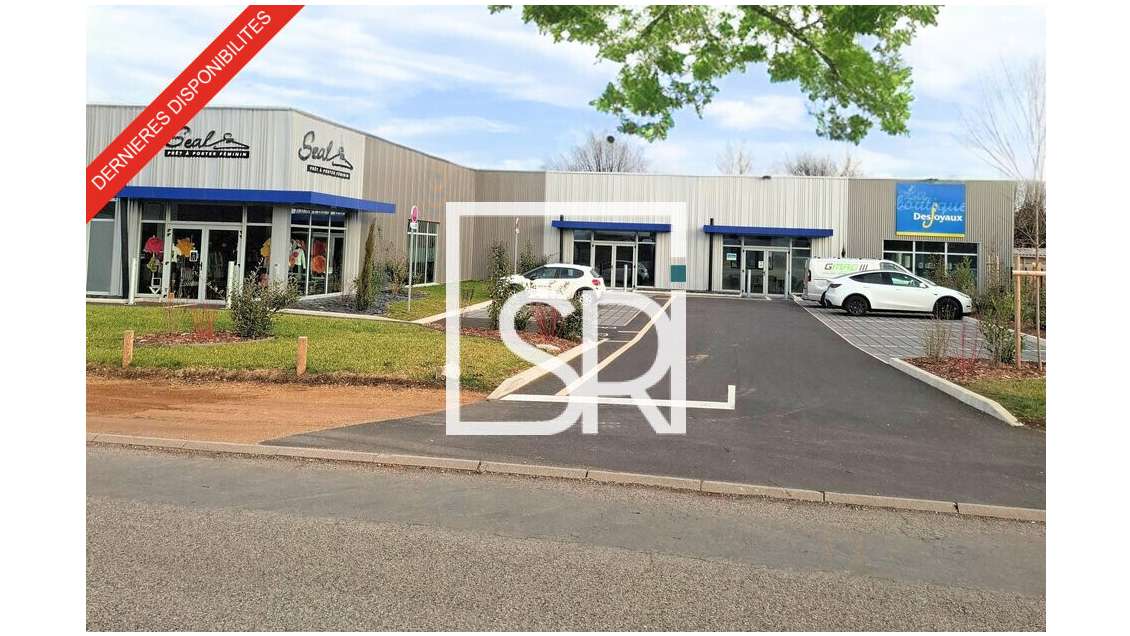 A louer local commercial neuf 196m² à Thiers ZAC