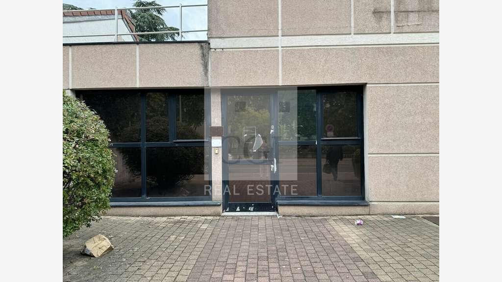 A louer bureaux 203m² à Bron