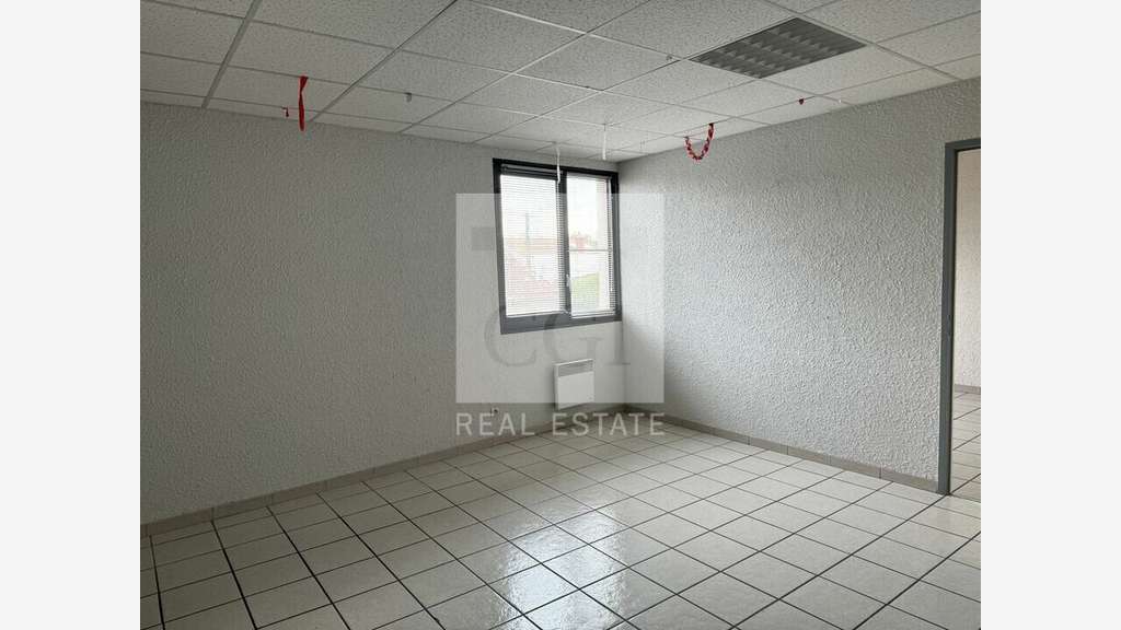 A louer bureaux 203m² à Bron