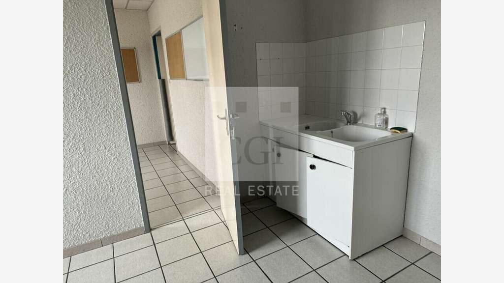 A louer bureaux 203m² à Bron