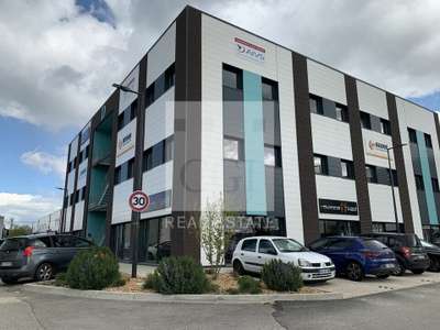 Local commercial 149m² à louer à Genay