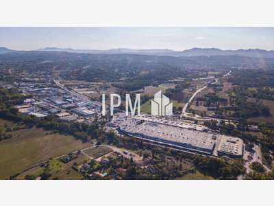 A louer local commercial de 735m² Aix Les Milles