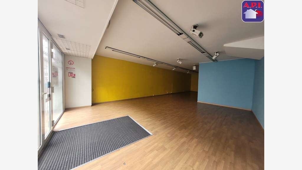 Loue local commercial de 78m² à Lavelanet centre