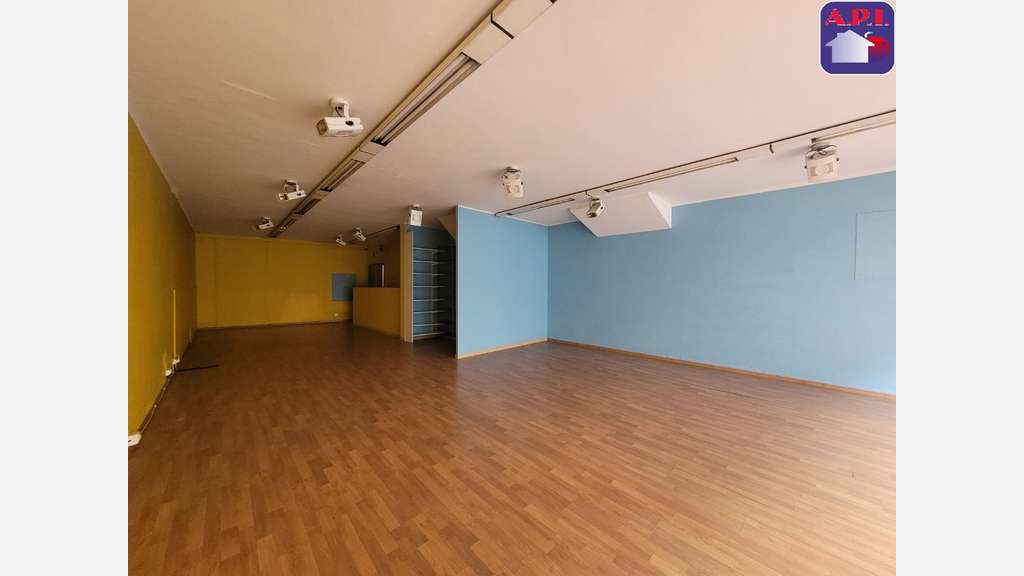 Loue local commercial de 78m² à Lavelanet centre