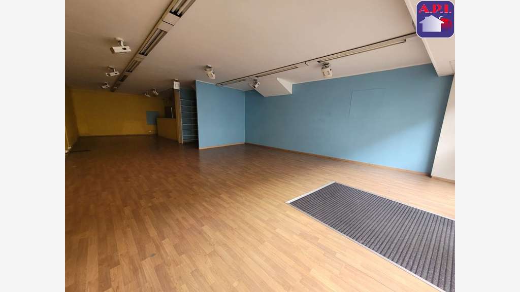 Loue local commercial de 78m² à Lavelanet centre