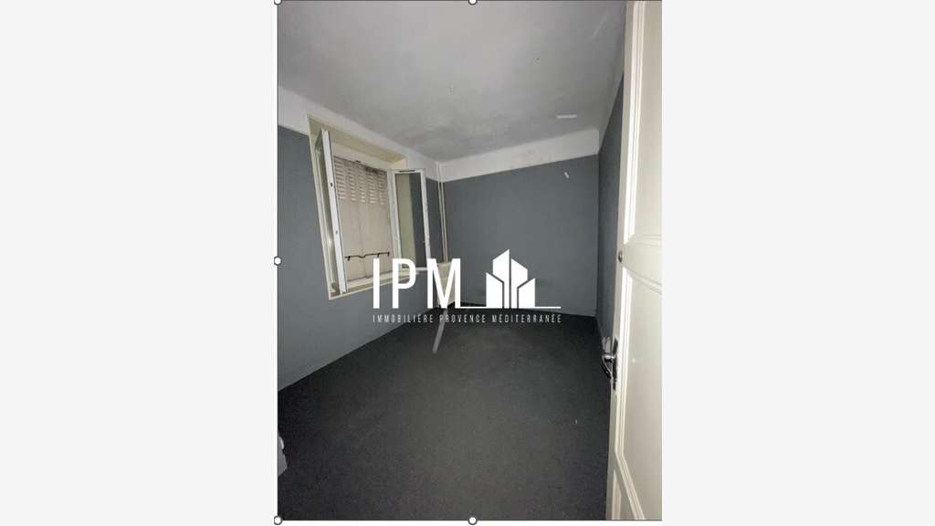 Local commercial 82m² à louer Marseille 13004