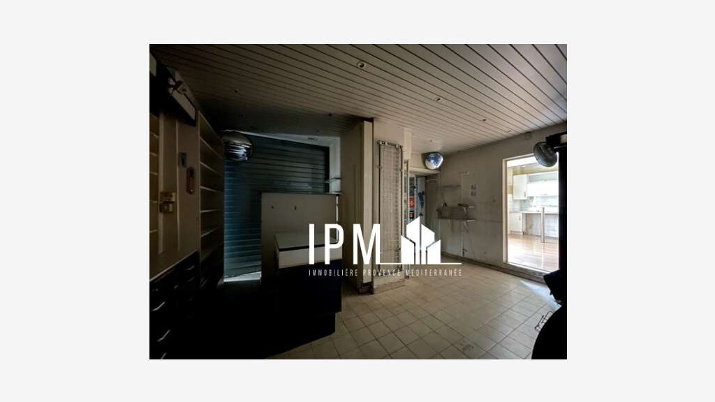 Local commercial 82m² à louer Marseille 13004