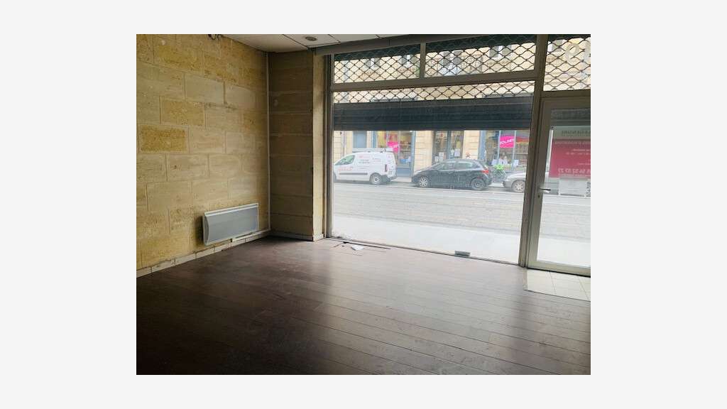 Loue local commercial 83m² à Bordeaux Pey Berlan
