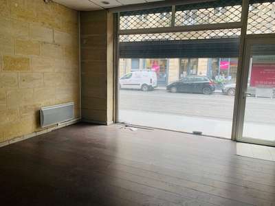 Loue local commercial 83m² à Bordeaux Pey Berlan