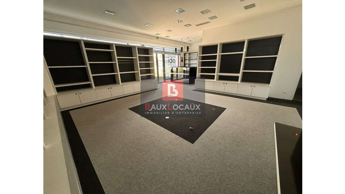 A louer local commercial 120m² à Avignon Cap Sud