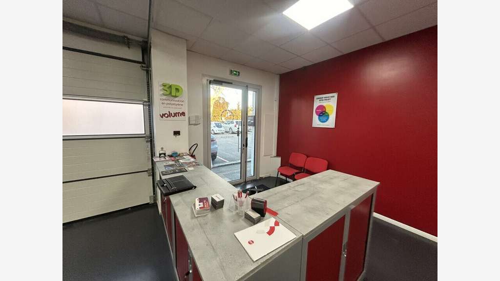 Local 114m² à louer empl stratégique à Orange