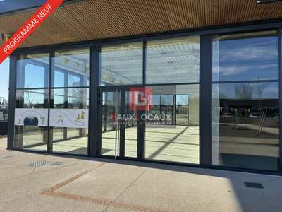 Local 223m² à louer en zone commerciale à Monteux
